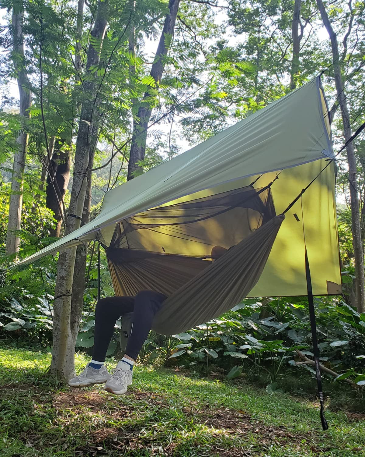 Ultimate Portable Camping Hammock - 2-Person Tent with Bug Net & 10ft Straps for Outdoor Adventure!